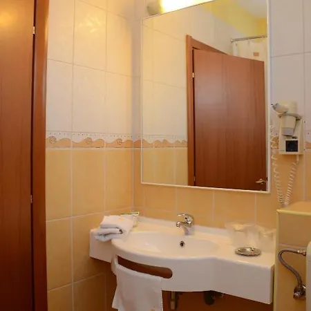 Dan Hotel 3*