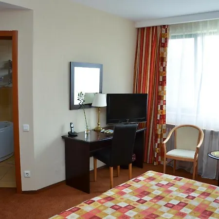 Dan Hotel 3*